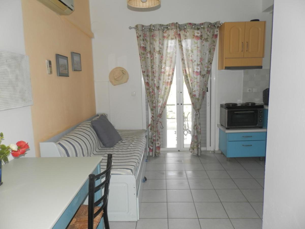Silvi Mari Daire Platanes (Rethymno)